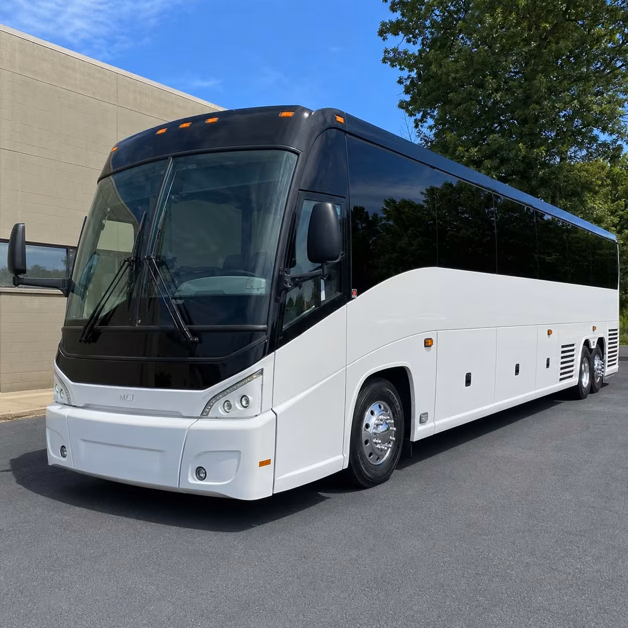 multi day bus rentals from south fulton make regional travel easy